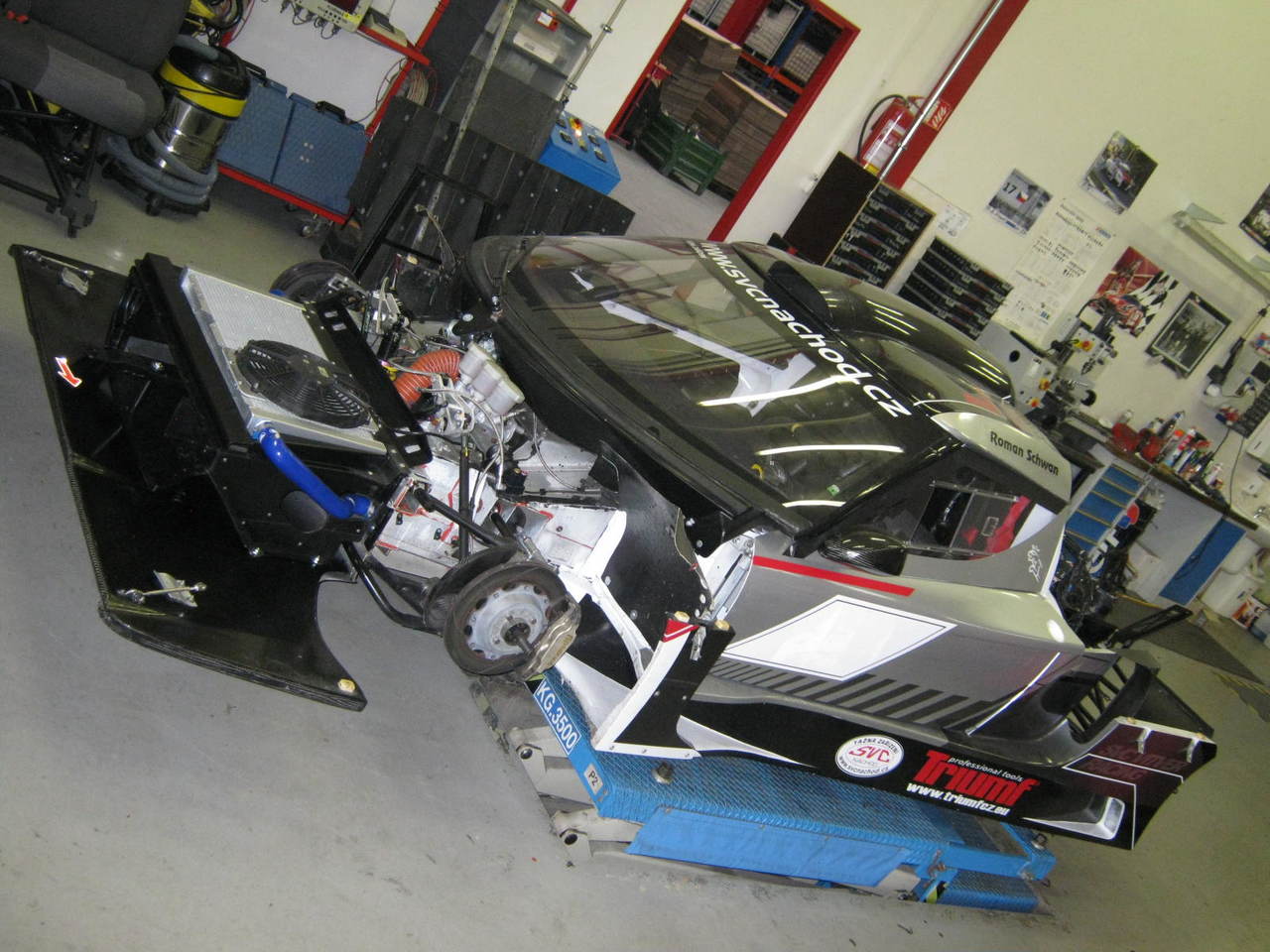 Loptus Evora WR 12 SVC GROUP výrobce tažného zařízení  