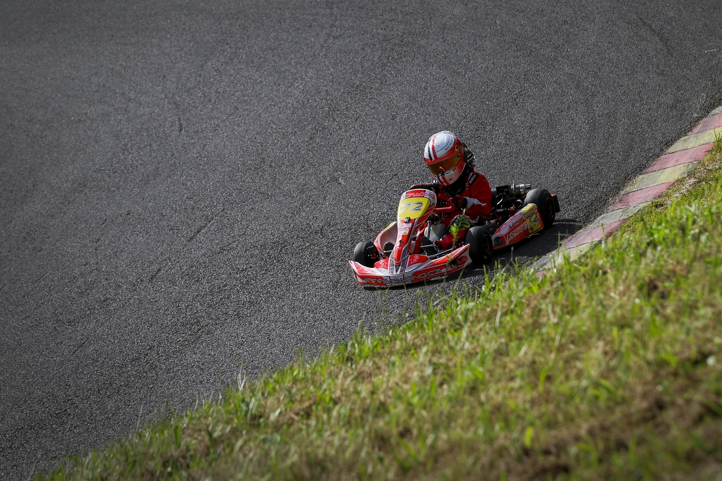 5 závod MČR v kartingu na trati zvané české zelené peklo v Písku.