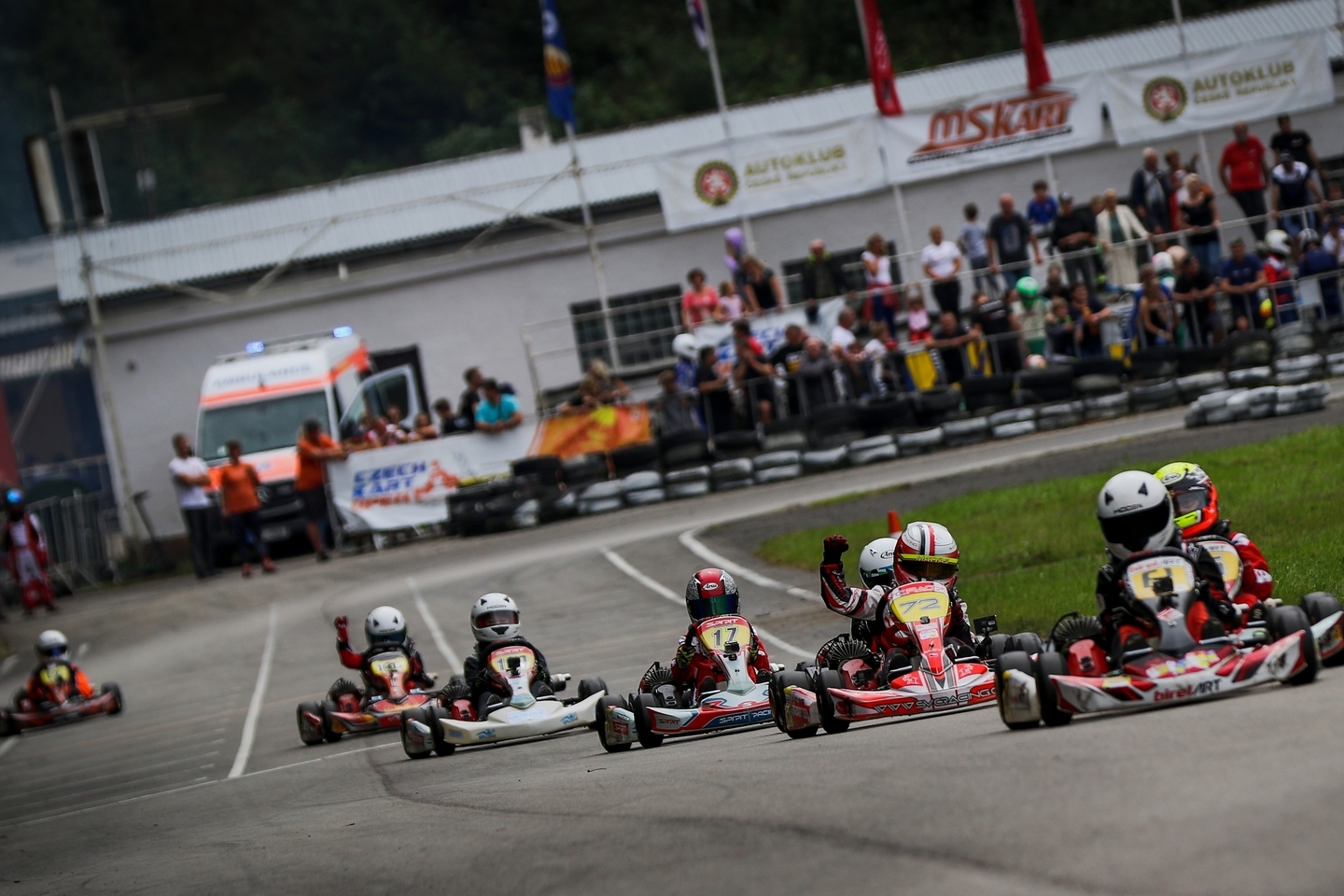 5 závod MČR v kartingu na trati zvané české zelené peklo v Písku.