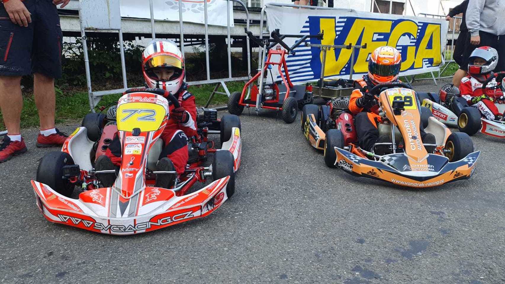 5 závod MČR v kartingu na trati zvané české zelené peklo v Písku.