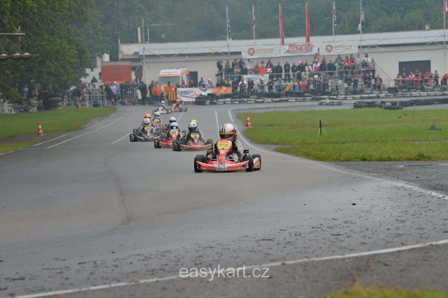 5 závod MČR v kartingu na trati zvané české zelené peklo v Písku.