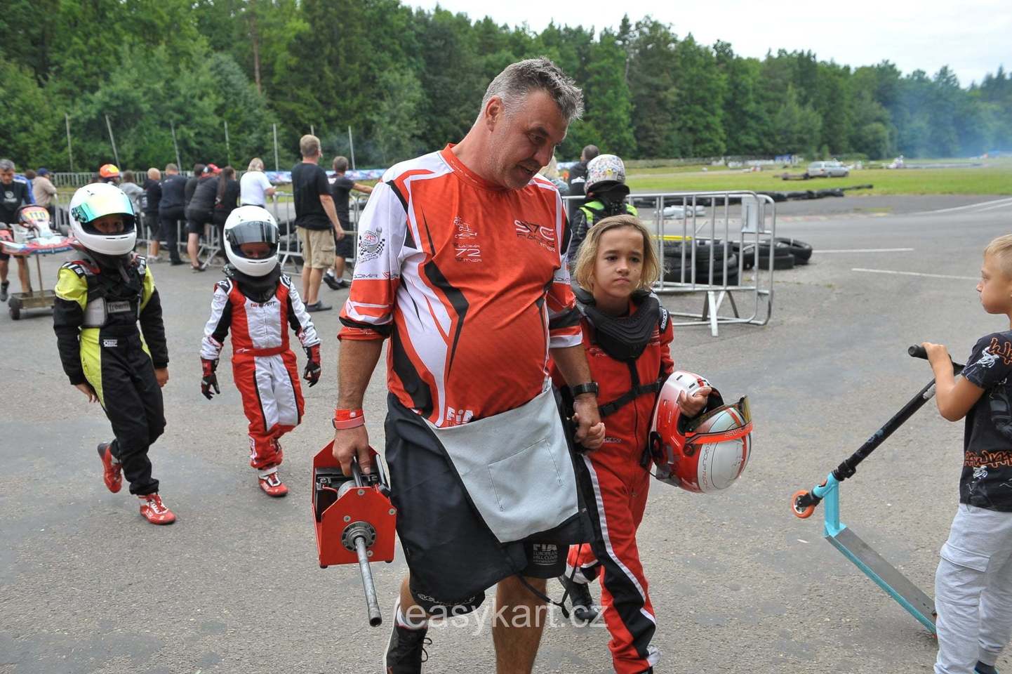 5 závod MČR v kartingu na trati zvané české zelené peklo v Písku.