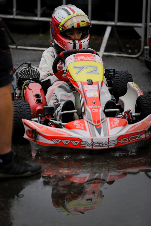 5 závod MČR v kartingu na trati zvané české zelené peklo v Písku.