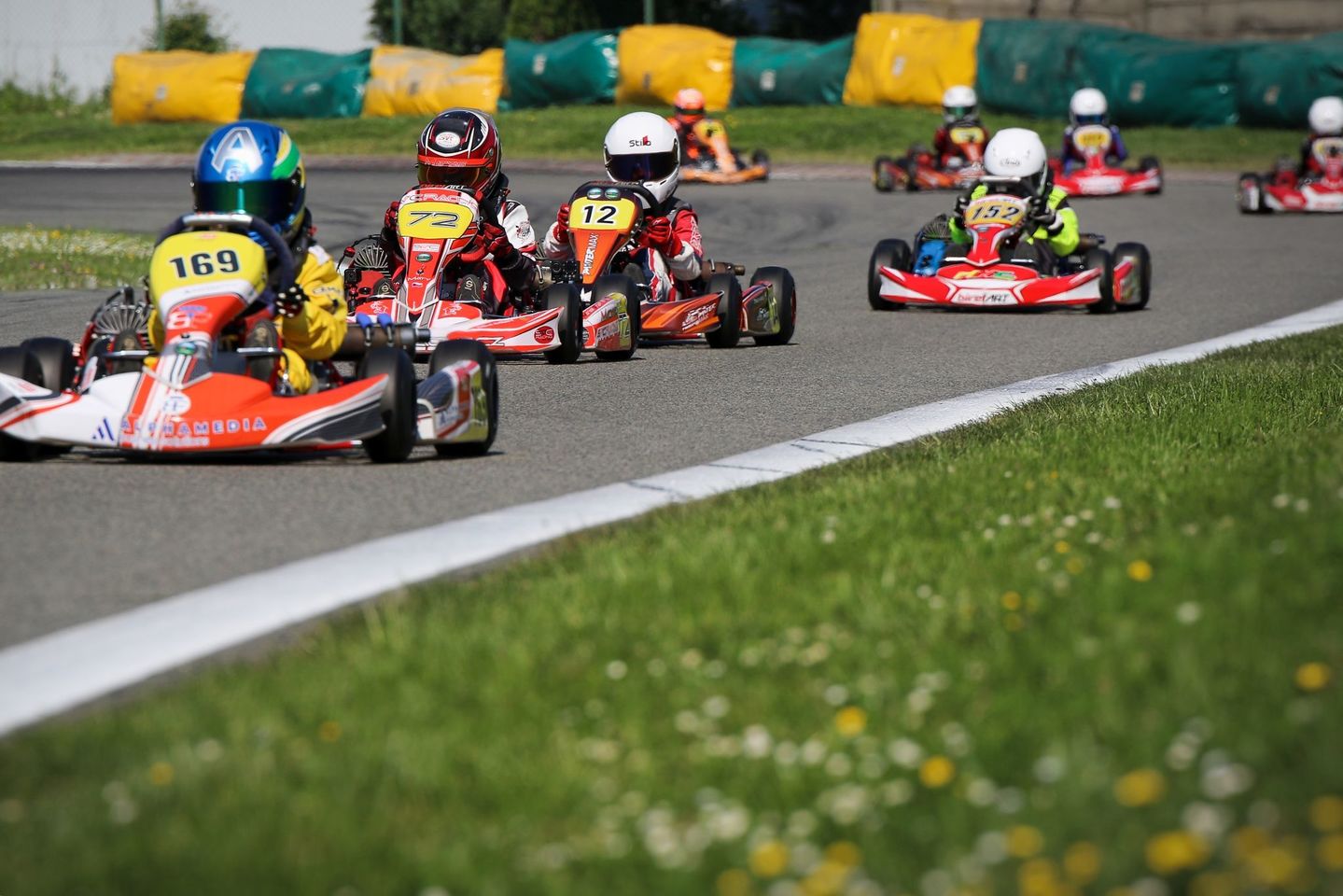 3 závod MČR v kartingu ve Vysokém Mýtě a názorné předvedení, jak nemá vypadat Slow fáze