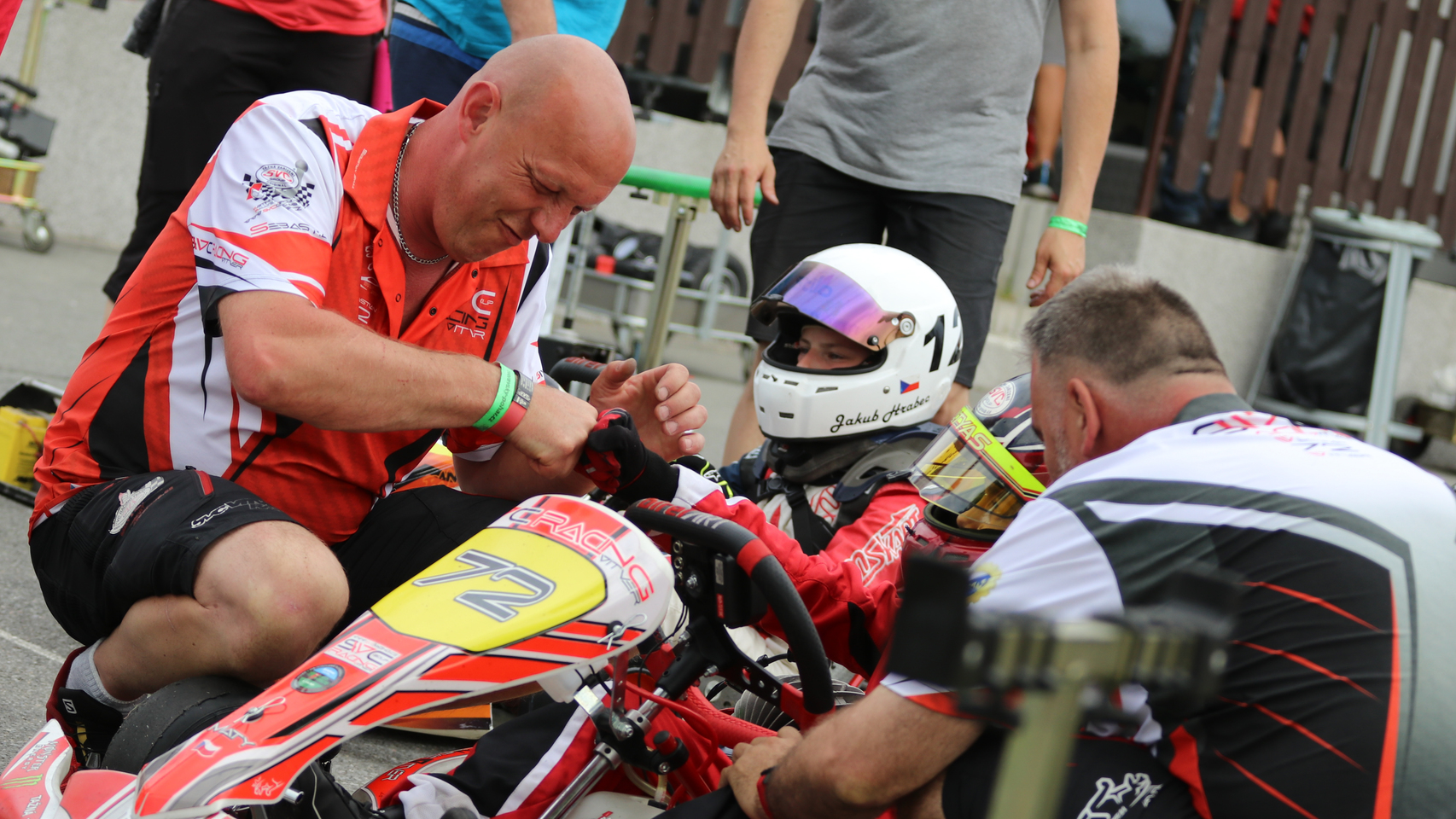 3 závod MČR v kartingu ve Vysokém Mýtě a názorné předvedení, jak nemá vypadat Slow fáze