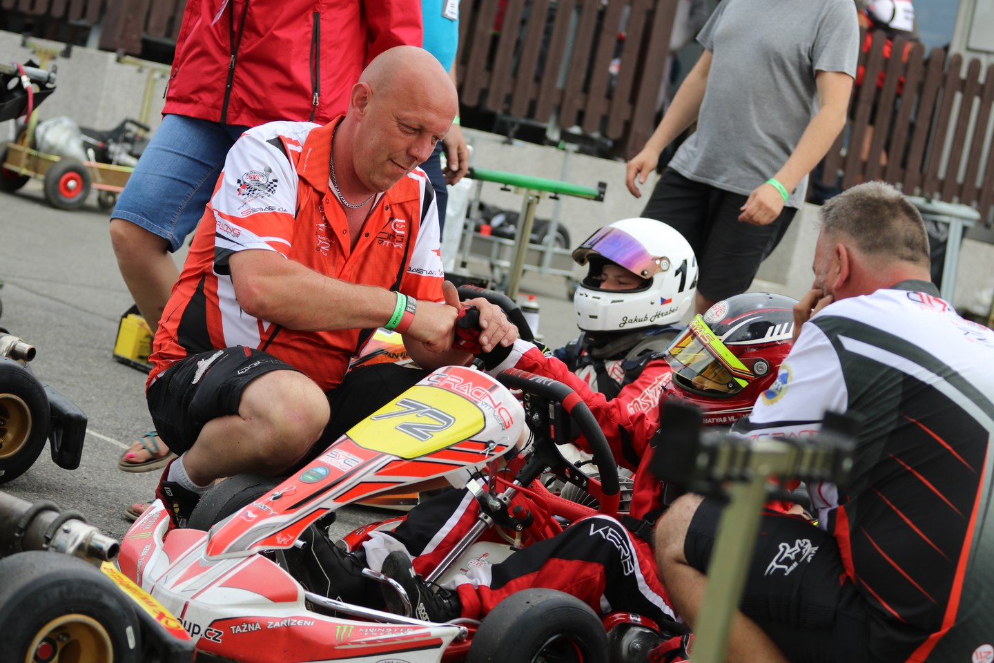 3 závod MČR v kartingu ve Vysokém Mýtě a názorné předvedení, jak nemá vypadat Slow fáze
