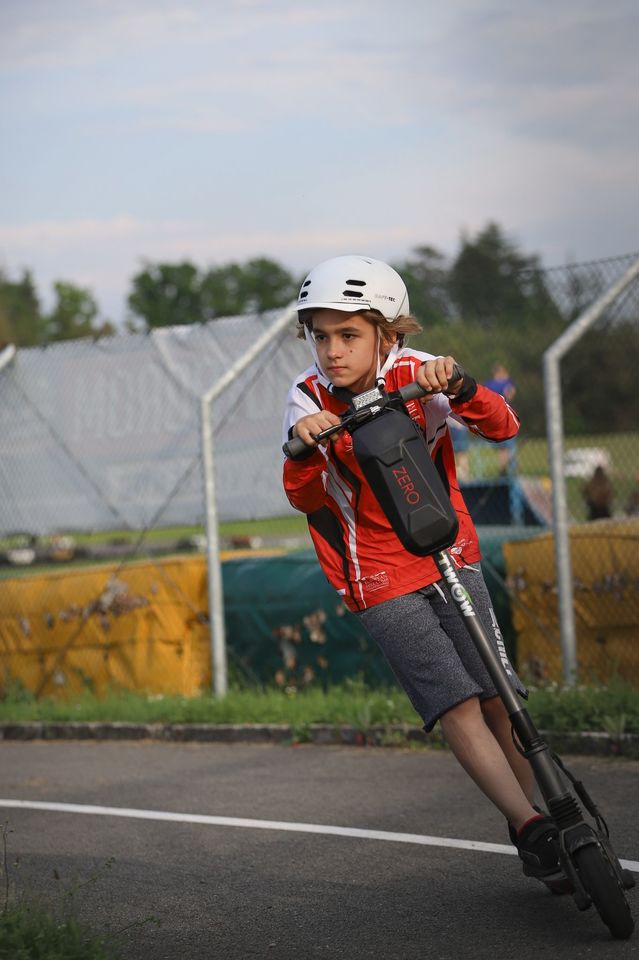 3 závod MČR v kartingu ve Vysokém Mýtě a názorné předvedení, jak nemá vypadat Slow fáze