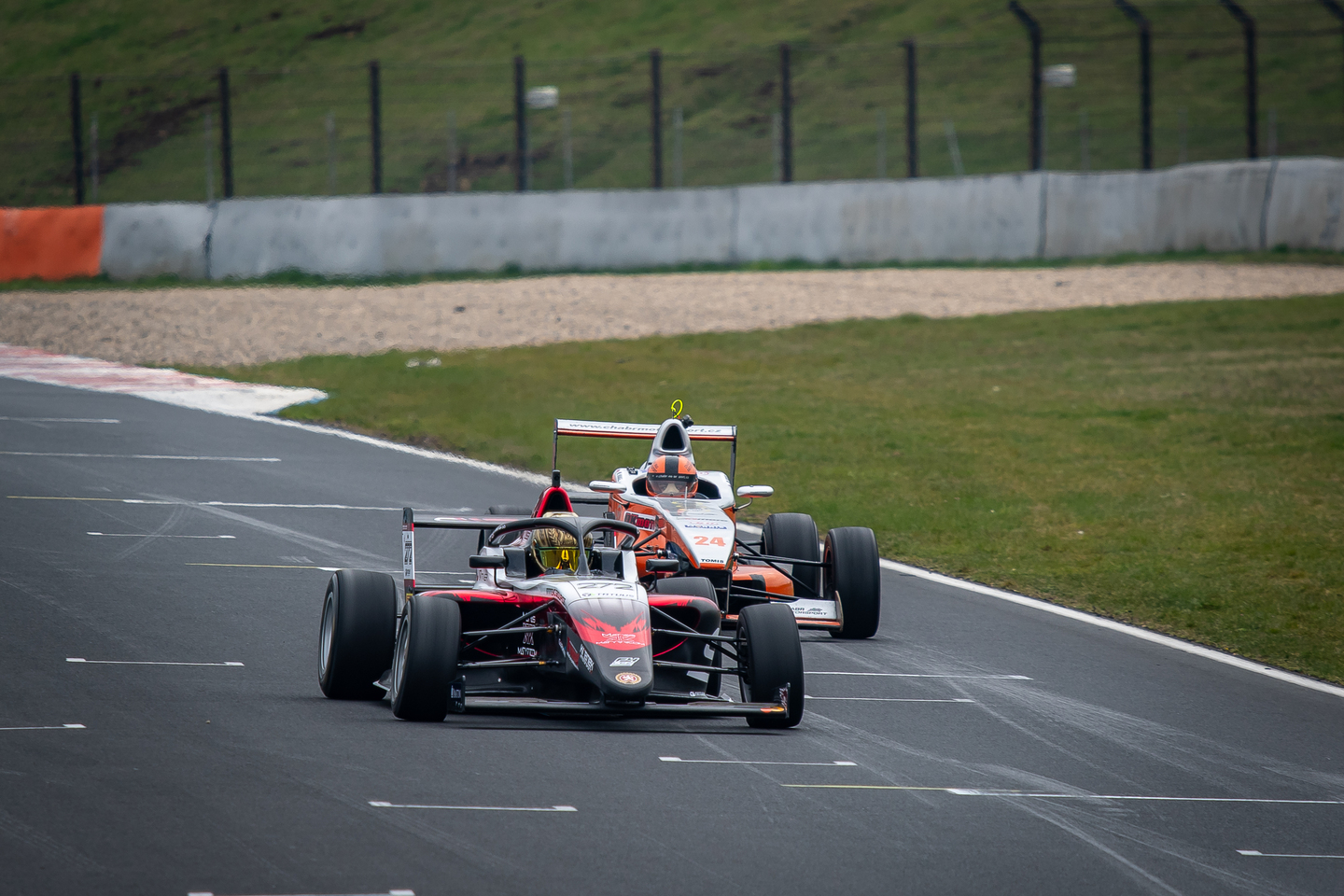 Matyas Vitver Tatuus F4 a Ambasador SVC GROUP výroba tažných zařízení.  