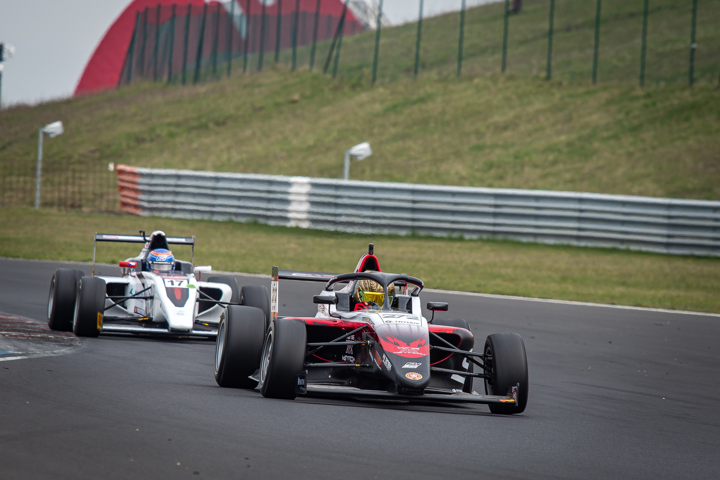 Matyas Vitver Tatuus F4 a Ambasador SVC GROUP výroba tažných zařízení.  