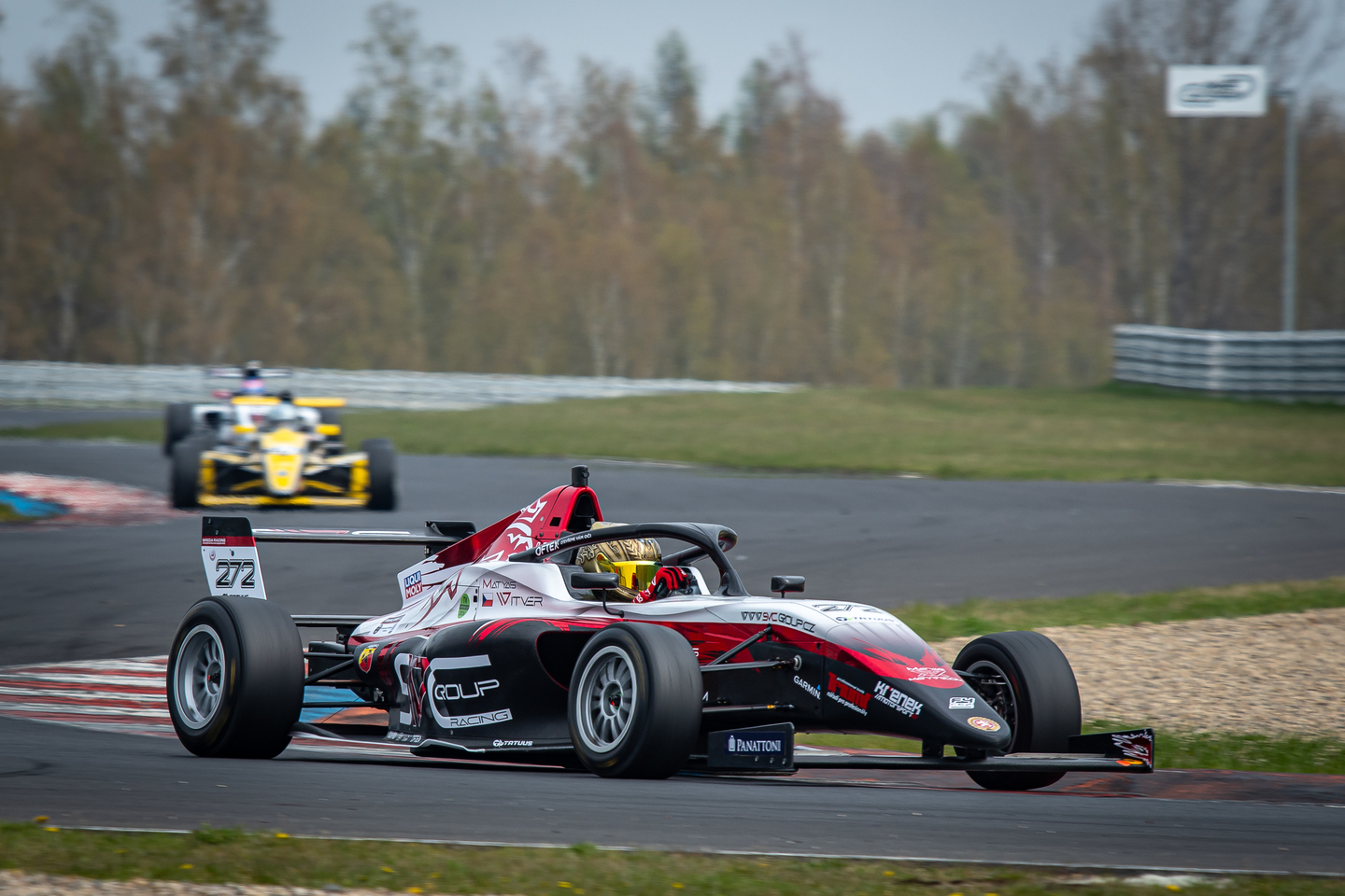 Matyas Vitver Tatuus F4 a Ambasador SVC GROUP výroba tažných zařízení.  