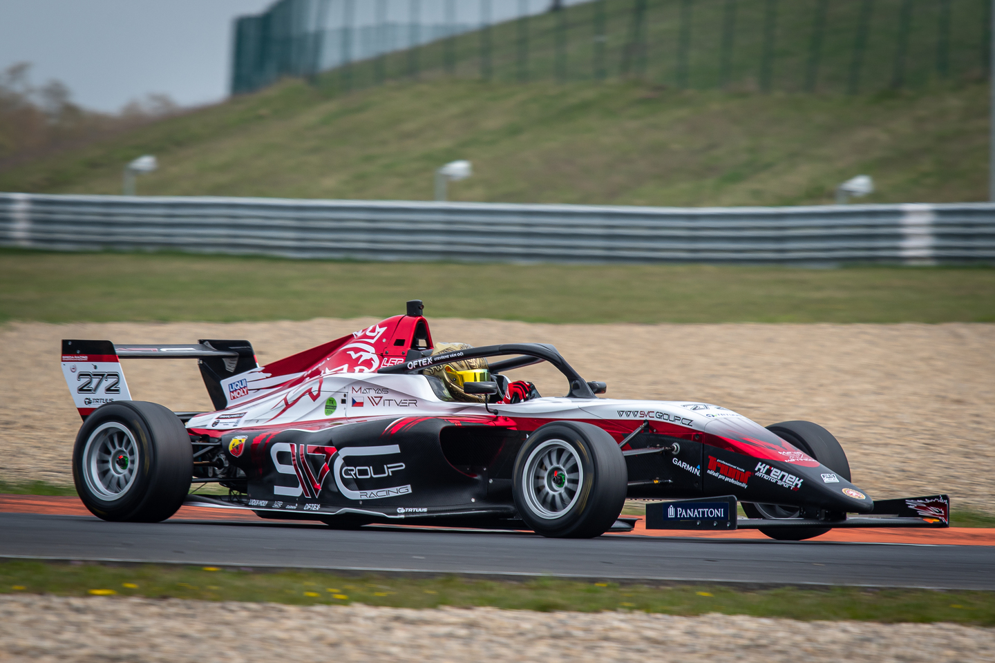 Matyas Vitver Tatuus F4 a Ambasador SVC GROUP výroba tažných zařízení.  