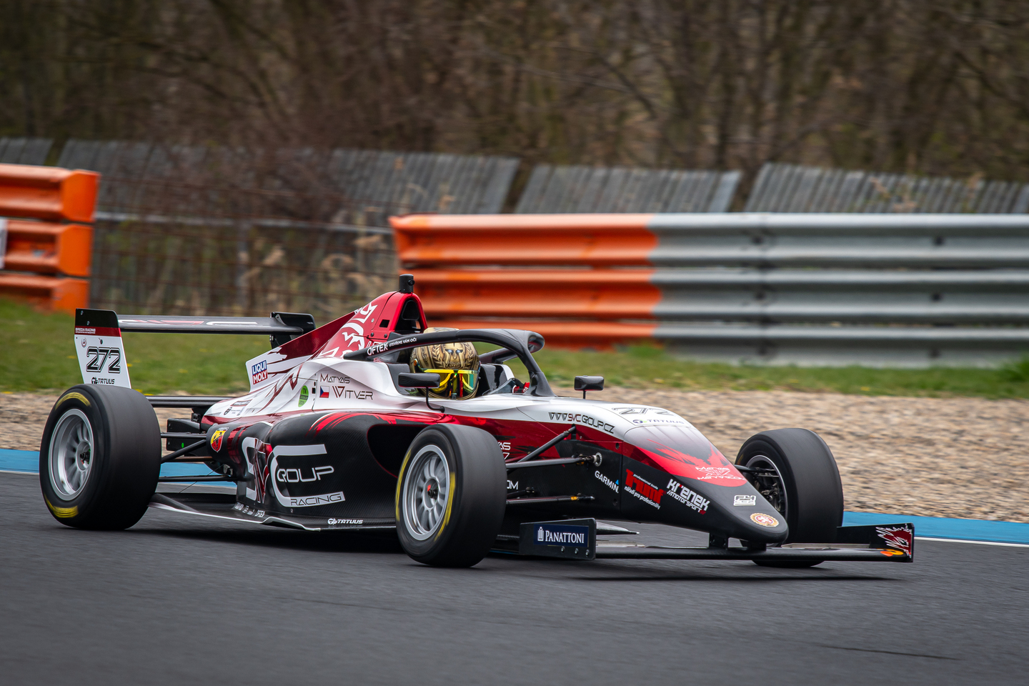 Matyas Vitver Tatuus F4 a Ambasador SVC GROUP výroba tažných zařízení.  