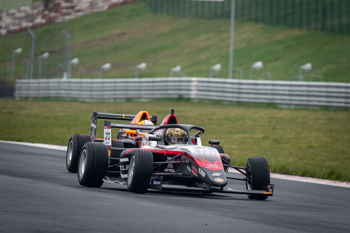Matyas Vitver Tatuus F4 a Ambasador SVC GROUP výroba tažných zařízení.  