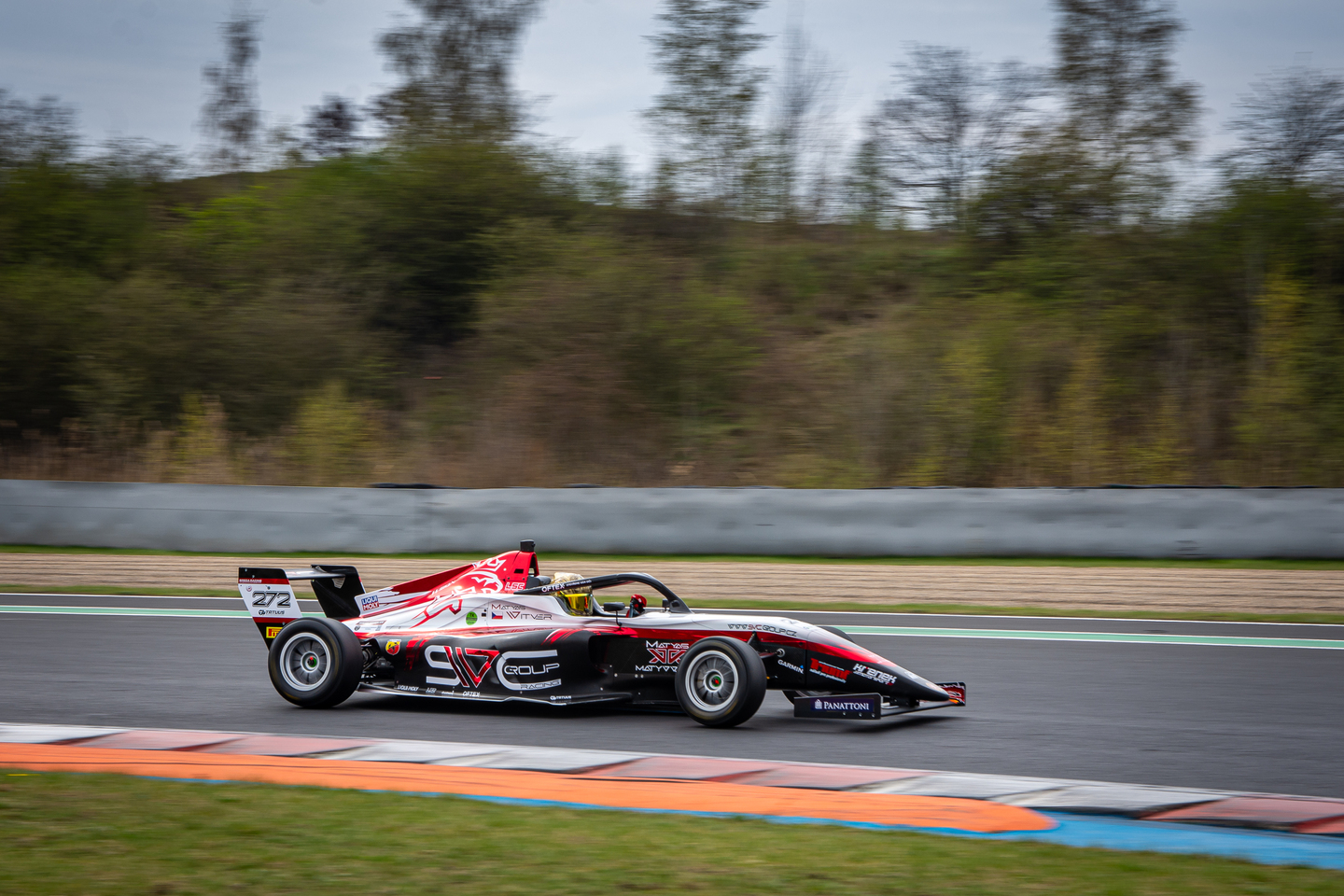 Matyas Vitver Tatuus F4 a Ambasador SVC GROUP výroba tažných zařízení.  