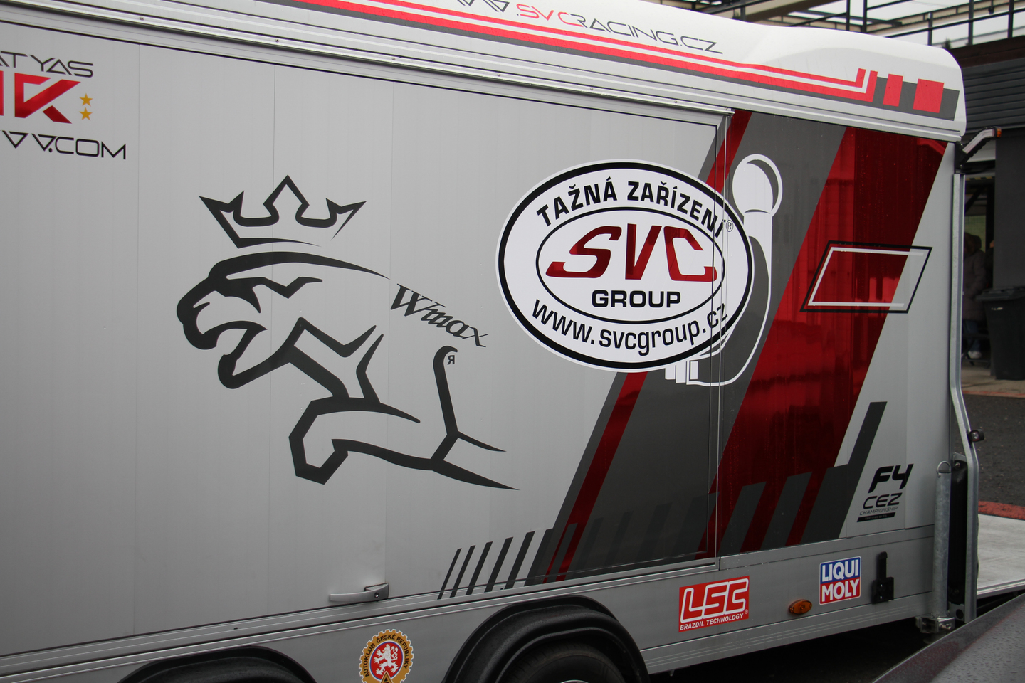 Matyas Vitver Tatuus F4 a Ambasador SVC GROUP výroba tažných zařízení.  