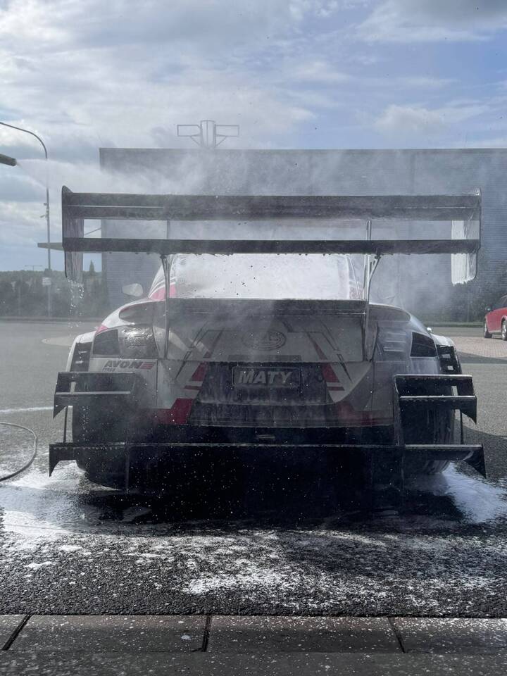 Audi WTT-R DTM TT-R závodní speciál vyvinutý a postavený společností SVC Group, SVC Vitver Racing.