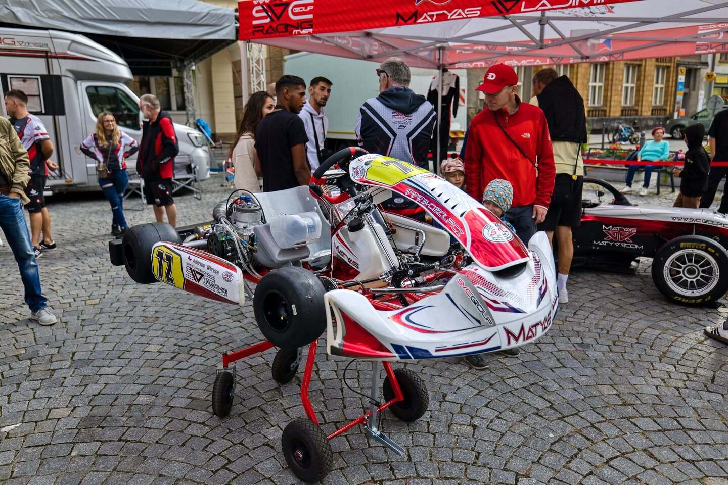 DEN MOTORSPORTU ROZBURÁCEL CENTRUM NÁCHODA – SVC GROUP výroba tažné zařízení