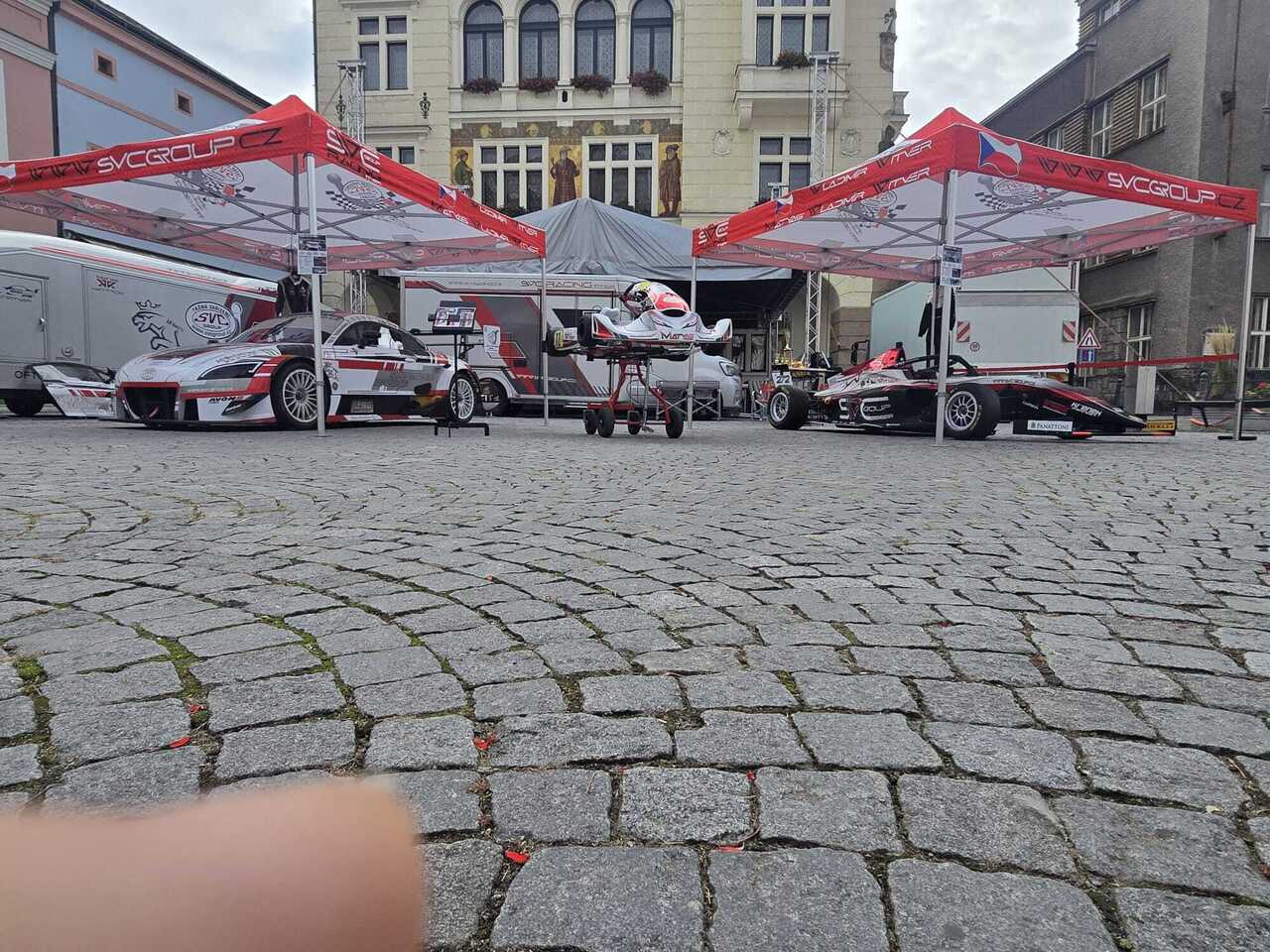 DEN MOTORSPORTU ROZBURÁCEL CENTRUM NÁCHODA – SVC GROUP výroba tažné zařízení
