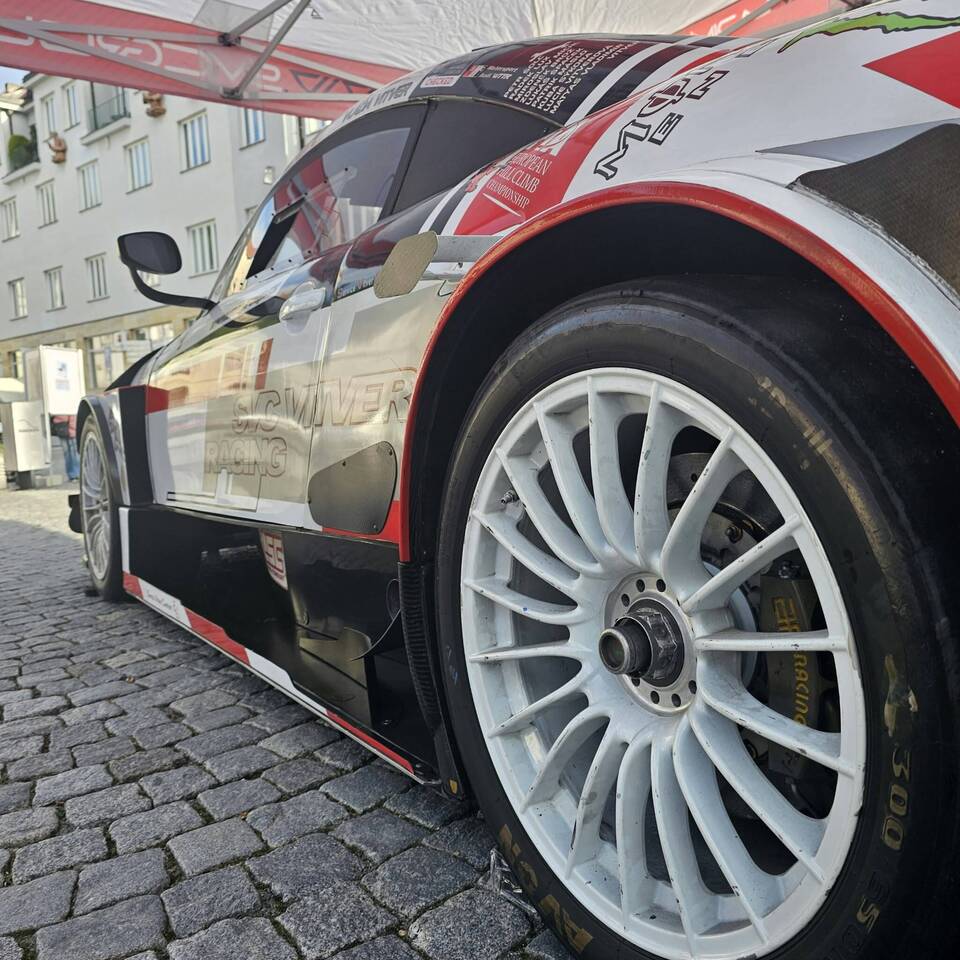 DEN MOTORSPORTU ROZBURÁCEL CENTRUM NÁCHODA – SVC GROUP výroba tažné zařízení