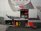 SVC Group tažné zařízení a výrobce nástavby vozidla DAF obytný kamion. Přeprava a spaní pro 6 lidí. přeprava dvou vozidel 